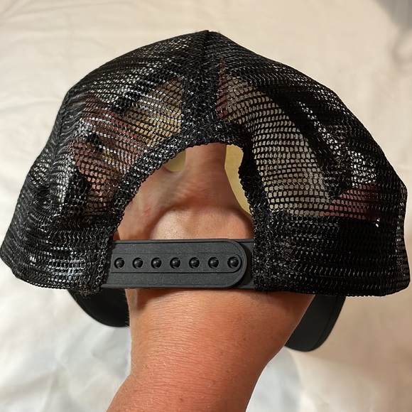 Black mesh hat 🎩 - Picture 3 of 4